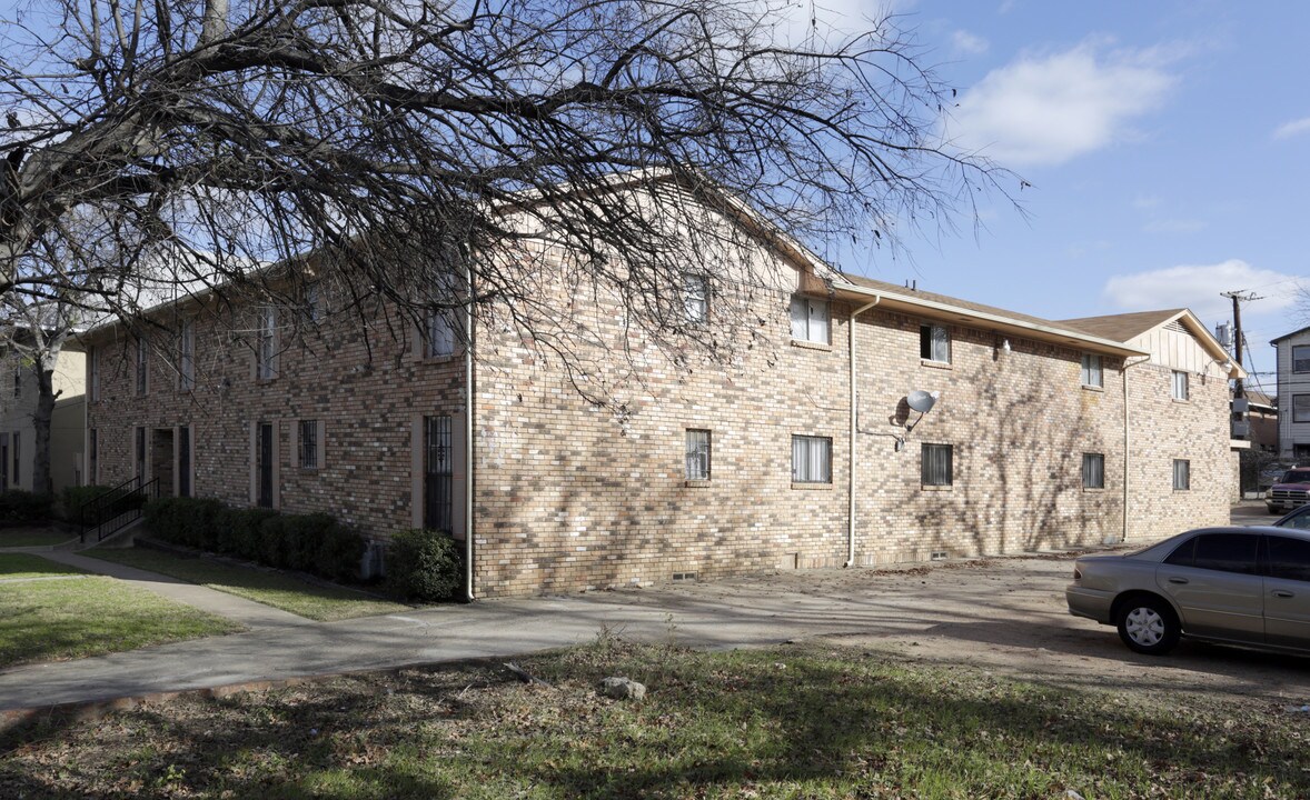 Rothington Place in Dallas, TX - Foto de edificio