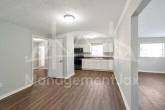 1586 W 36th St in Jacksonville, FL - Building Photo - Building Photo