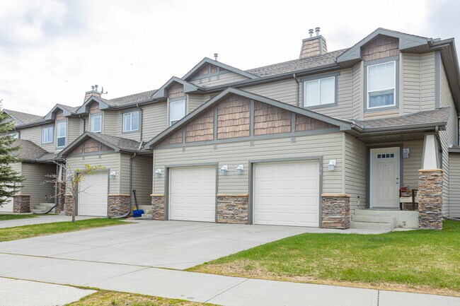 Spring Meadows in Okotoks, AB - Building Photo - Primary Photo