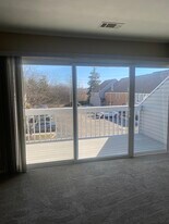 105 E Ticonderoga Dr, Unit L in Westerville, OH - Building Photo