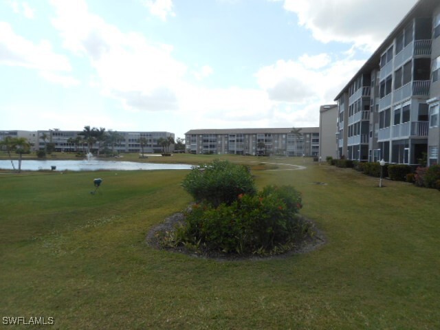 14911 Hole in 1 Cir in Ft. Myers, FL - Foto de edificio