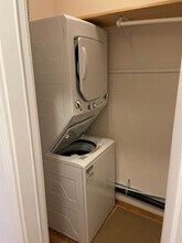 3306 Haida Dr in Victoria, BC - Building Photo - Building Photo