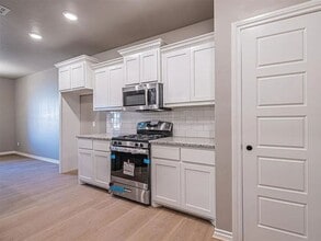 124 Cedar St in Perry, OK - Building Photo - Building Photo