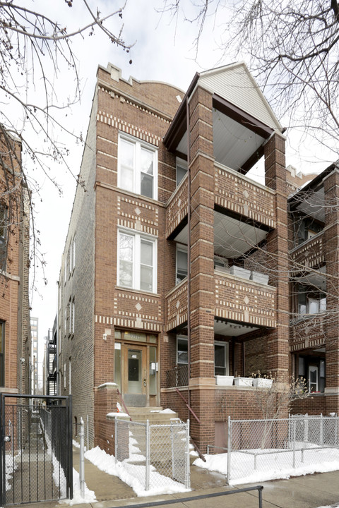 Thomas Flats Apartments in Chicago, IL - Building Photo