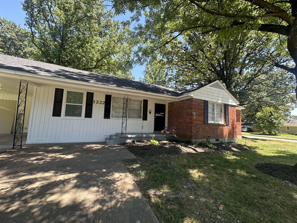 1222 Dogwood Dr in Memphis, TN - Building Photo