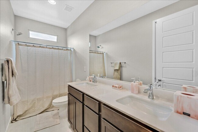 11313 Gravitation Dr in Las Vegas, NV - Building Photo - Building Photo