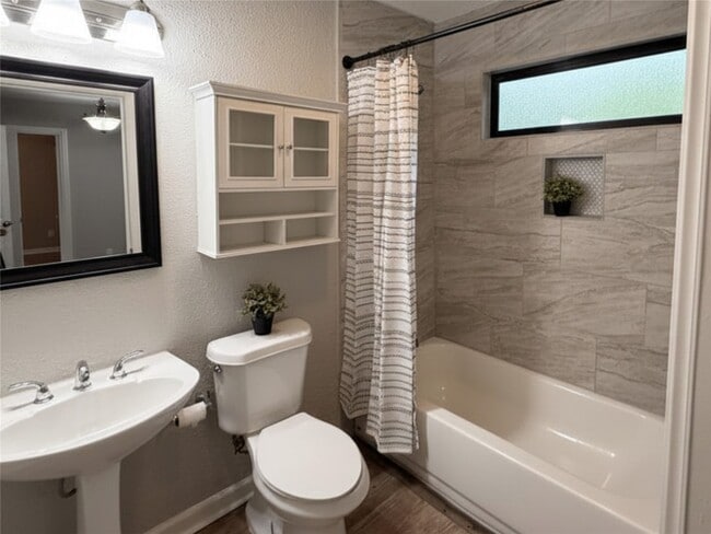 property at 5222 Northridge Dr