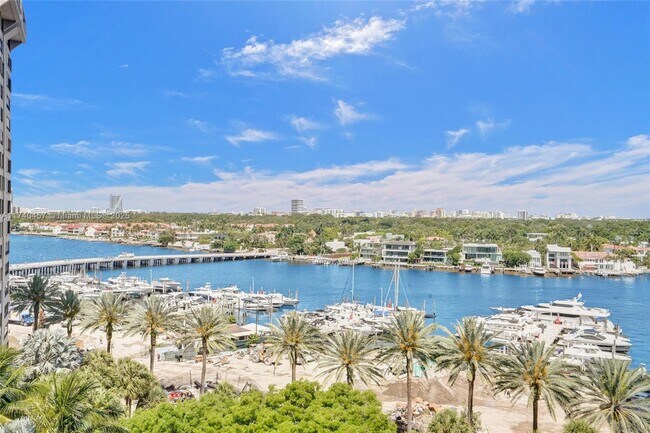 property at 3 Grove Isle Dr