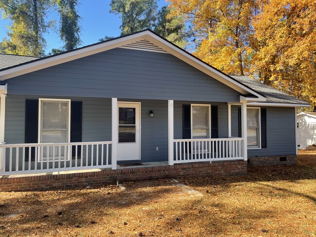 295 Decatur Dr in Fayetteville, NC - Foto de edificio - Building Photo