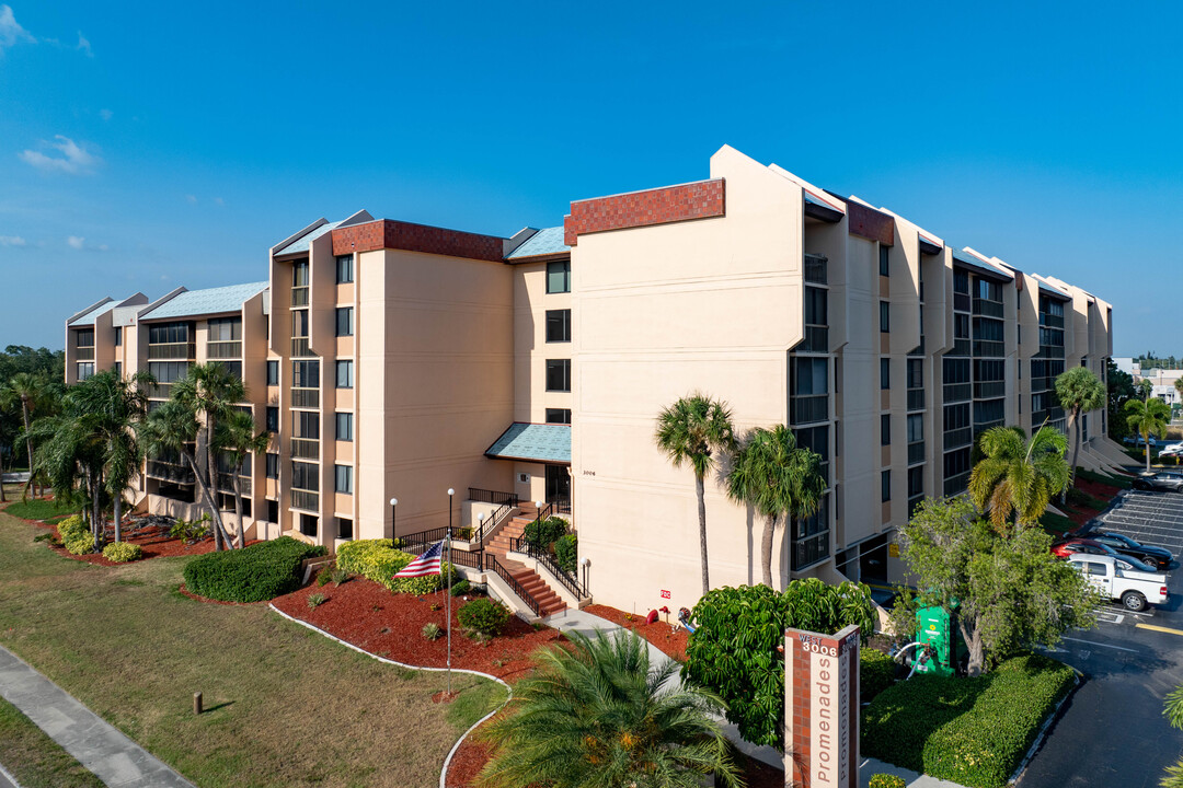 Promenades West in Port Charlotte, FL - Building Photo