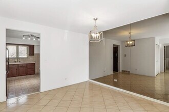 8423 W Gregory St in Chicago, IL - Building Photo - Building Photo