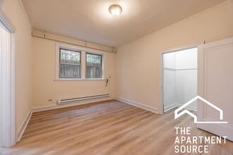 2532 N Sawyer Ave, Unit 105 in Chicago, IL - Foto de edificio - Building Photo