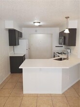 4208 Duval Rd in Austin, TX - Foto de edificio - Building Photo