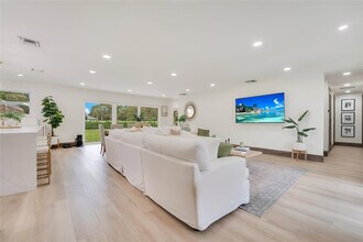 4893 S Kay St in Palm Beach Gardens, FL - Building Photo - Building Photo