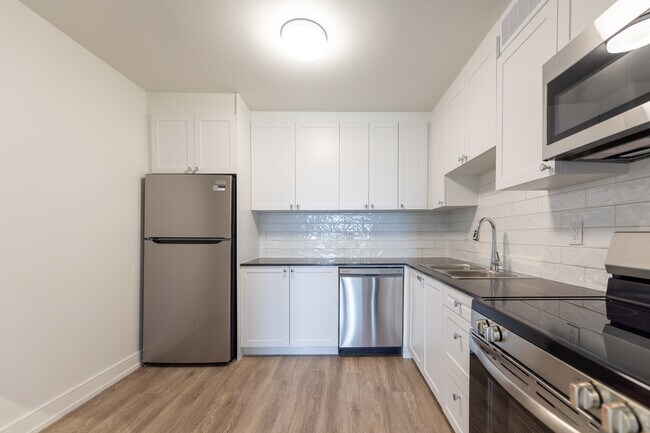 1560, 1570, 1580 Adelaide Street North in London, ON - Building Photo - Building Photo