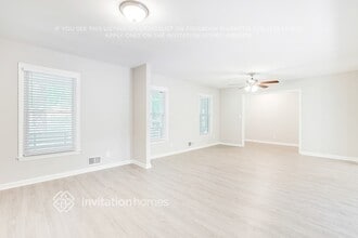 4430 Pullen Ln SW in College Park, GA - Foto de edificio - Building Photo