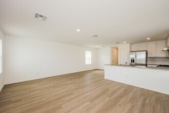 14737 Southton Basin, Unit 6-3130 in San Antonio, TX - Foto de edificio - Building Photo