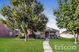 111 Rockbrook Dr in Wylie, TX - Building Photo