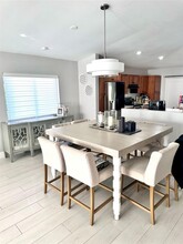 5379 NW 60th Dr in Coral Springs, FL - Foto de edificio - Building Photo