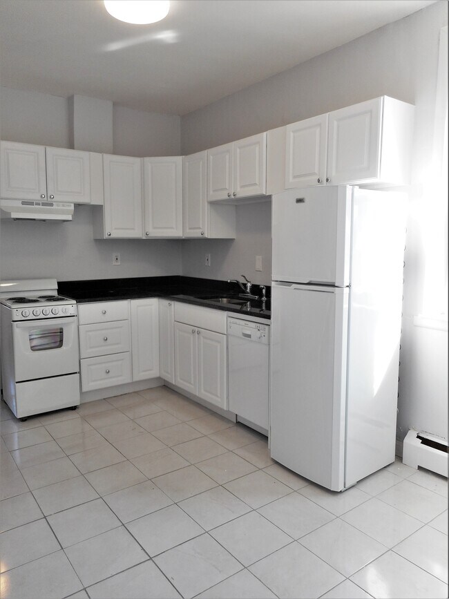 60 Gorham Ave, Unit 9
