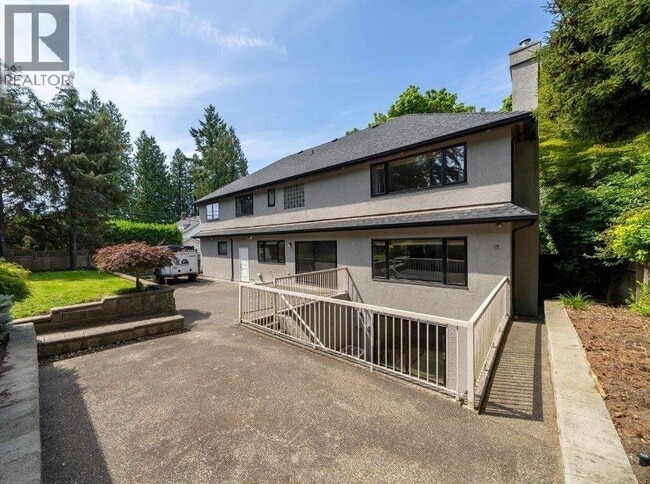 5XXX Maple St in Vancouver, BC - Building Photo - Building Photo