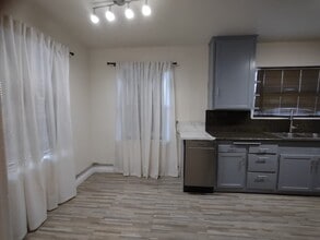 4265 Sawtelle Blvd in Los Angeles, CA - Foto de edificio - Building Photo