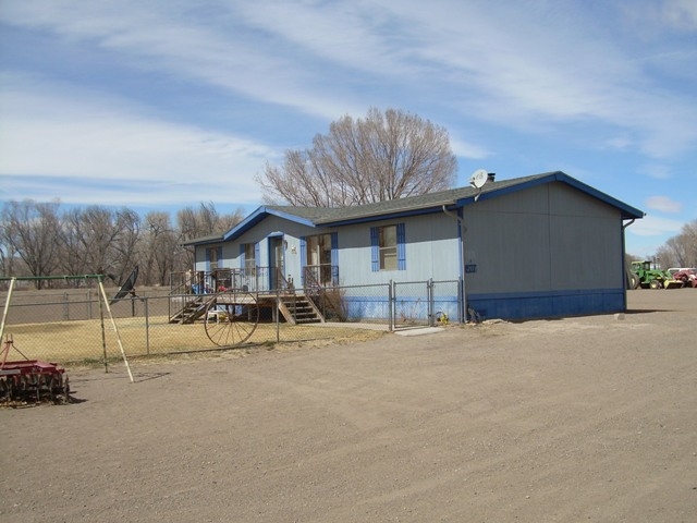 301 Broadway Ave in Alamosa, CO - Foto de edificio - Building Photo