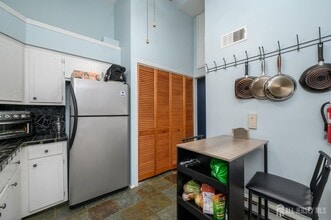15 South Ct in Clinton, NJ - Building Photo - Building Photo