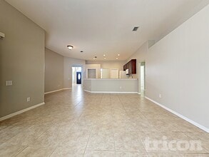 4412 Windmill Pointe Dr in Plant City, FL - Foto de edificio - Building Photo