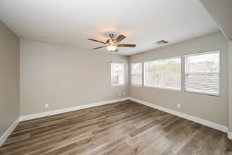 7489 S Dune Sunflower Ct in Las Vegas, NV - Building Photo - Building Photo