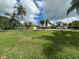 2085 SE Hanford Rd in Port St. Lucie, FL - Building Photo