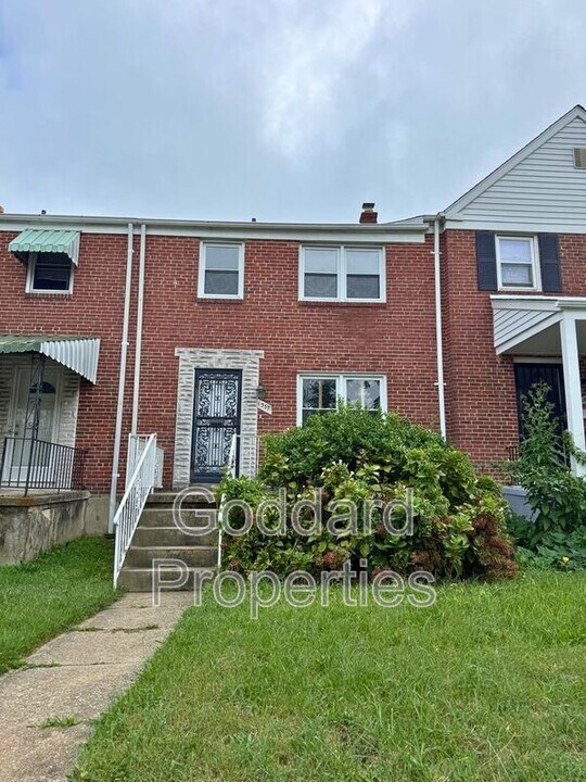 1357 E Northern Pkwy in Baltimore, MD - Building Photo