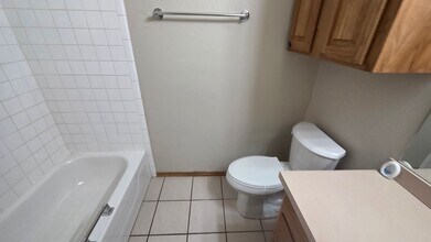 6820 NW 135th Cir in Oklahoma City, OK - Building Photo - Building Photo