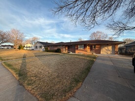 2419 W Anna St in Grand Island, NE - Building Photo