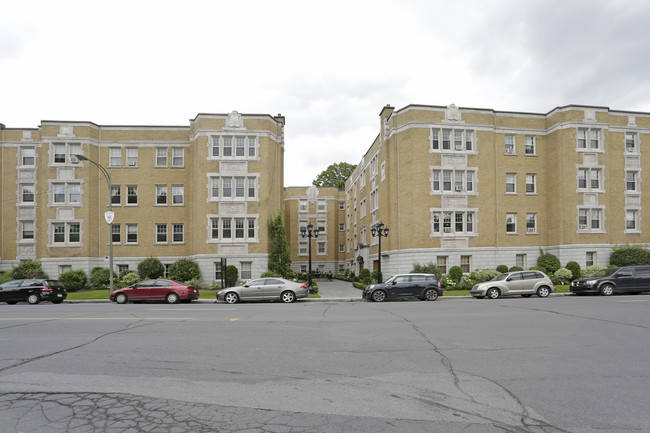 4324-4330 Sherbrooke O in Westmount, QC - Building Photo - Building Photo