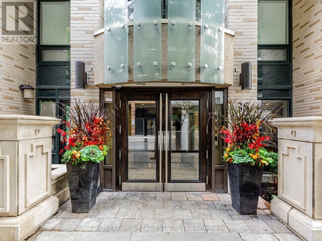 35 Hayden St in Toronto, ON - Building Photo - Building Photo