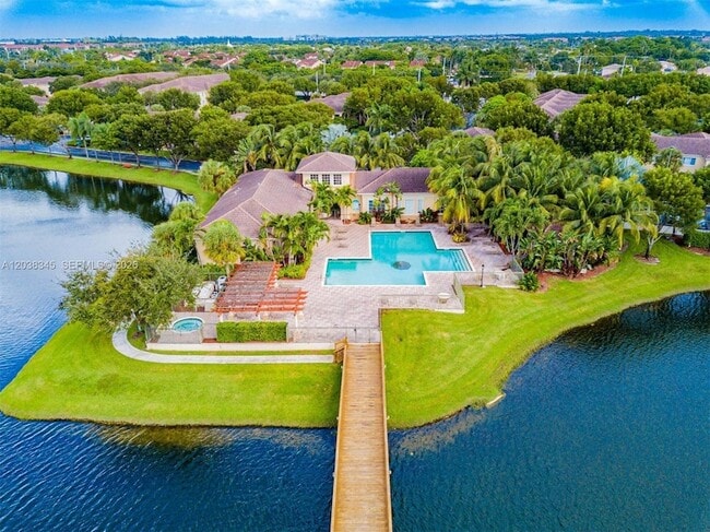 property at 2548 Centergate Dr