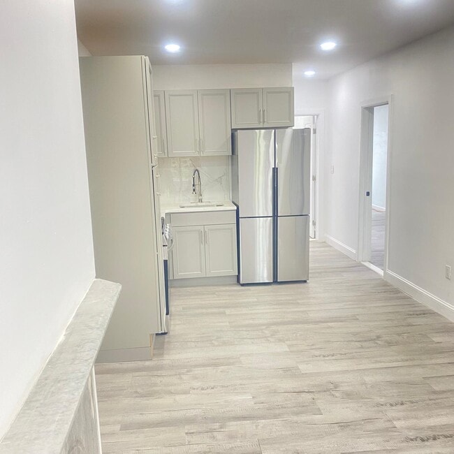 221 Summit Ave in Jersey City, NJ - Building Photo - Building Photo