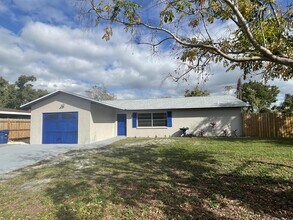 4235 S Beneva Rd in Sarasota, FL - Building Photo - Building Photo