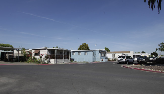 Central Park West in Union City, CA - Foto de edificio - Building Photo