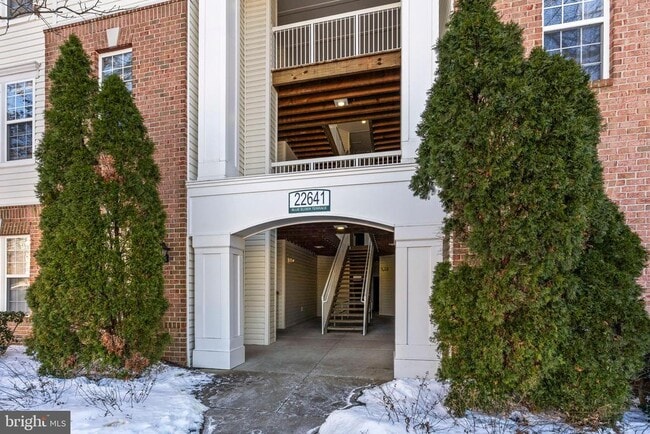22641 Blue Elder Terrace-Unit -302 in Ashburn, VA - Building Photo - Building Photo