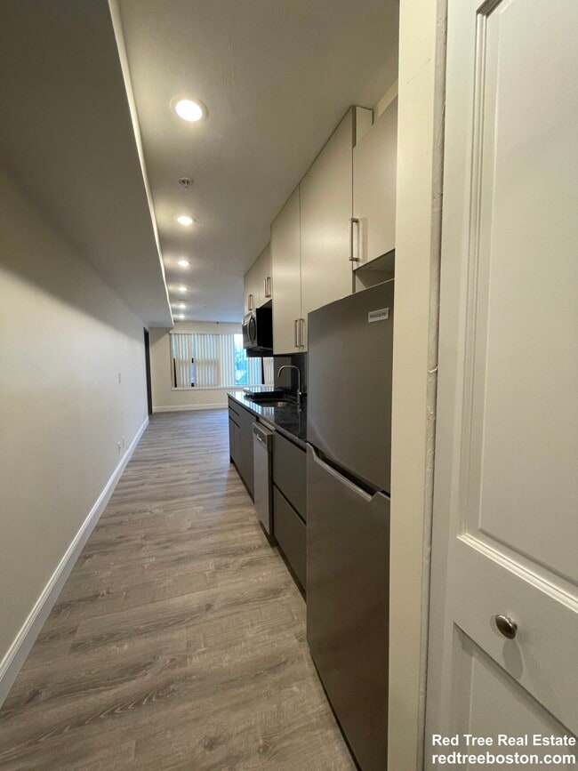 property at 1028a Commonwealth Ave