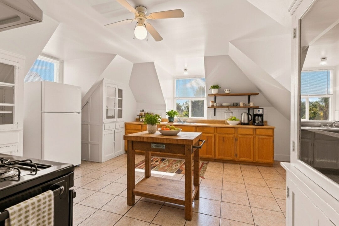 3028 Capp St in Oakland, CA - Building Photo