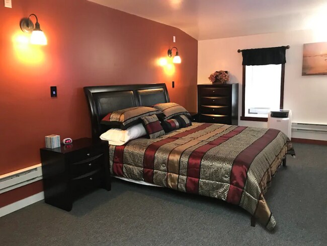 70 Market St, Unit Apt #4 in Oneonta, NY - Building Photo - Building Photo