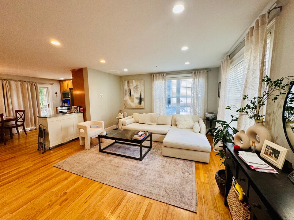 2 Aramon St in Boston, MA - Building Photo