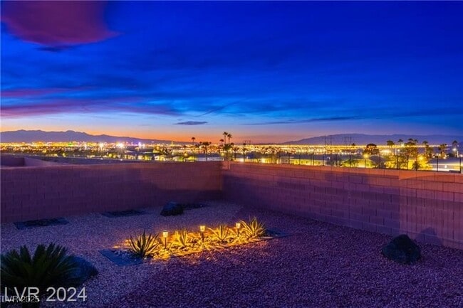 408 Dalton Crst Ave in Henderson, NV - Building Photo - Building Photo