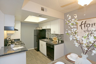 Avenue 8 in Mesa, AZ - Building Photo - Interior Photo