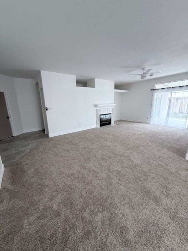 10616 Petalo Dr in Bakersfield, CA - Building Photo - Building Photo