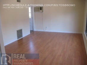 518 S Mendenhall St-Unit -Unit B in Greensboro, NC - Building Photo - Building Photo