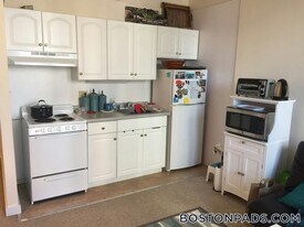 62 Boylston St, Unit 622 in Boston, MA - Building Photo